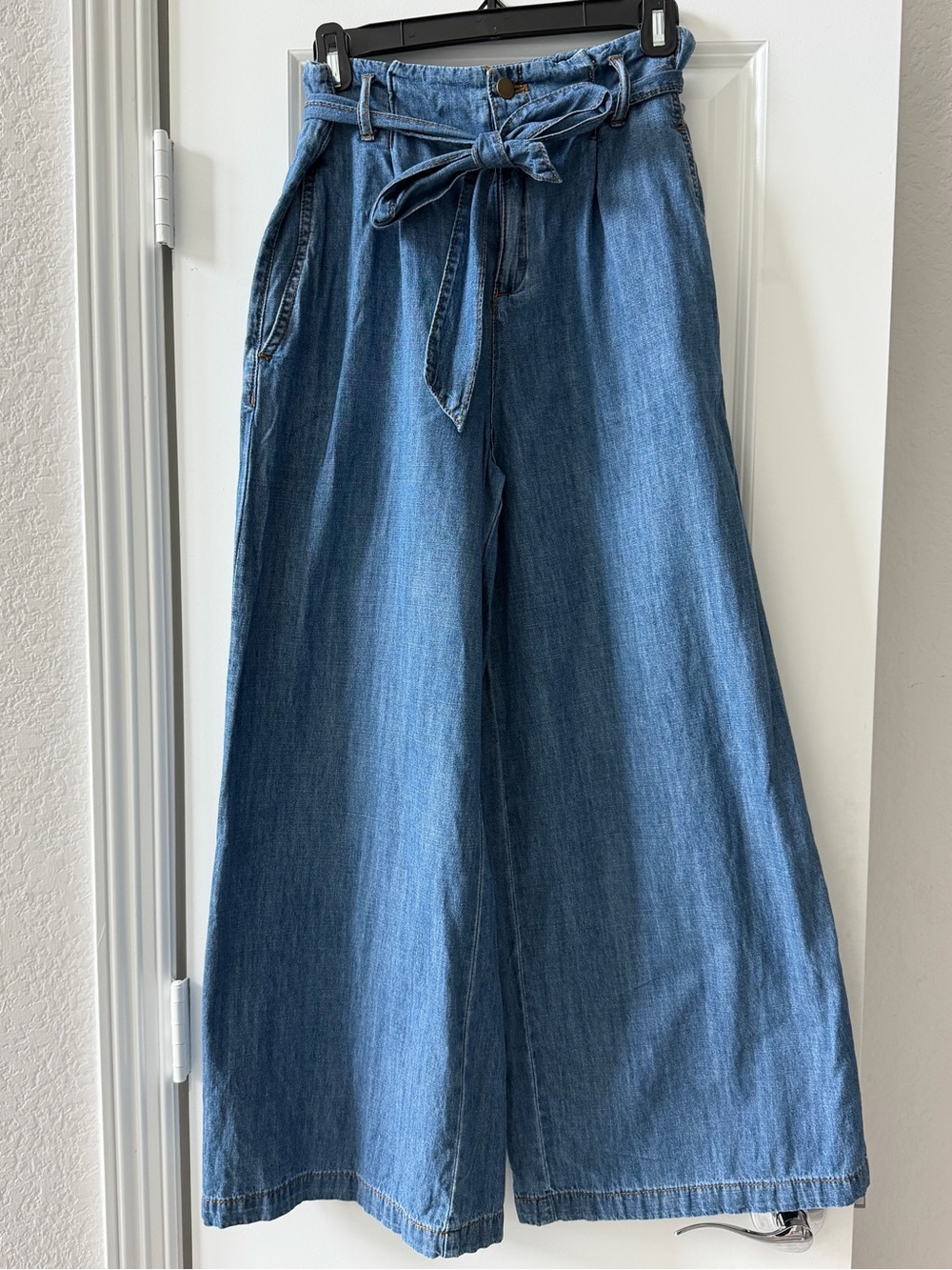 Wide Leg Jeans with Self-Tie Belt - Blue